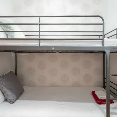 Bright And Charming In Historic Centre Lisbona
